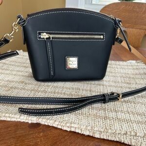 New Dooney & Burke leather shoulder bag